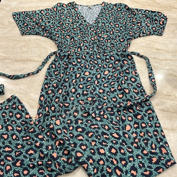 H&M Limited Edition Leopard Print Faux Wrap Jumpsuit | Teal with Pink‎ Spots | 6 - Picture 6 of 16